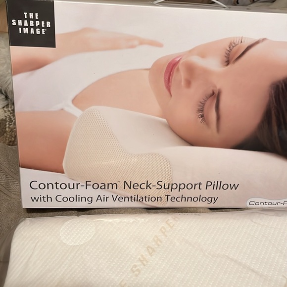 The Sharper Image Ergonomic contour foam bed wedge neck support pillow unused - Picture 2 of 8